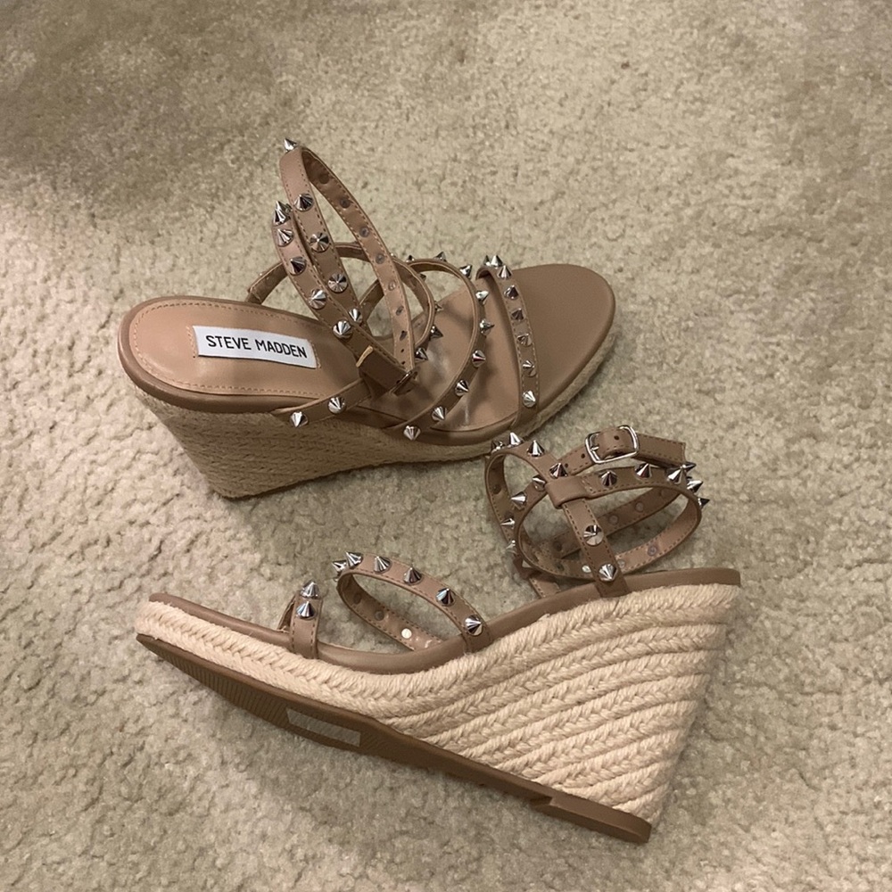 Steve Madden Wedge sandals